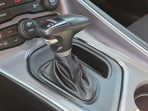 Used 2022 Dodge Challenger SXT RWD image 32