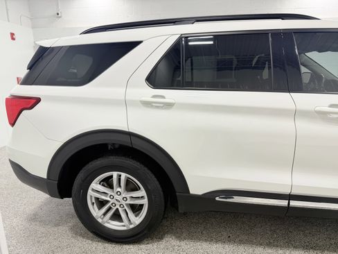 Used 2020 Ford Explorer XLT w/ Comfort Package image 9