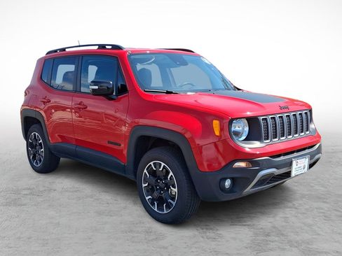 Used 2023 Jeep Renegade Latitude AWD/4WD image 7