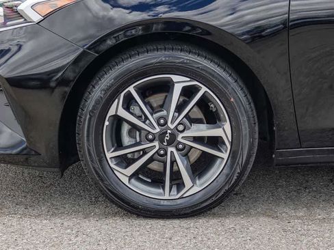 Certified 2023 Kia Forte LXS FWD image 10