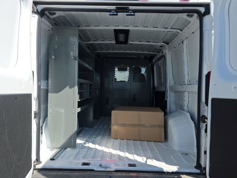 Used 2025 RAM ProMaster 2500 w/ Quick Order Package 22G SLT FWD image 10