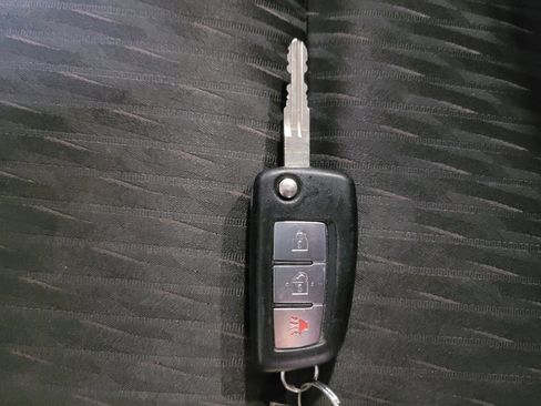Used 2020 Nissan Rogue S FWD image 32
