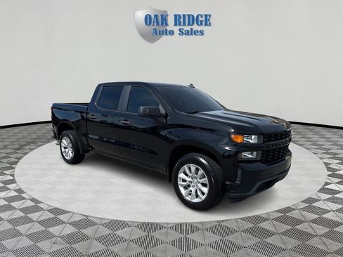 Used 2019 Chevrolet Silverado 1500 Custom w/ Custom Value Package image 3