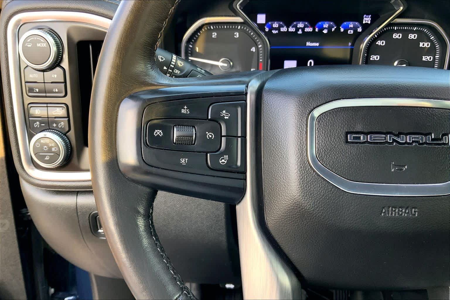Used 2020 GMC Sierra 2500 Denali w/ Denali Ultimate Package AWD/4WD image 24