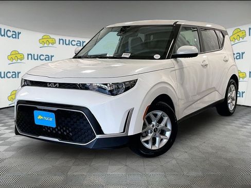Used 2025 Kia Soul S FWD image 3