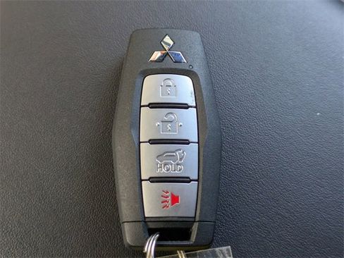 Used 2024 Mitsubishi Outlander SE Black Edition image 34