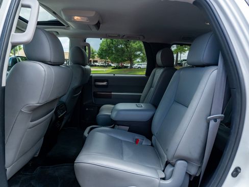 Used 2013 Toyota Sequoia Platinum AWD/4WD image 15