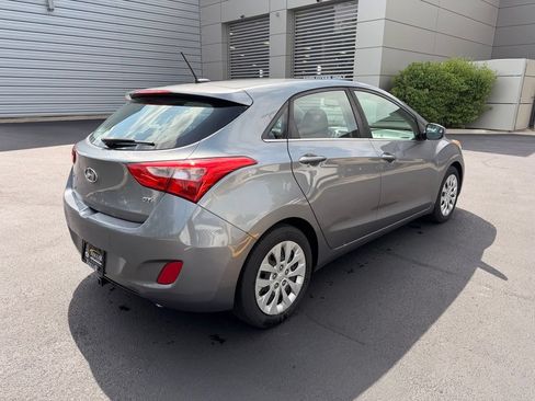 Used 2017 Hyundai Elantra GT FWD image 4
