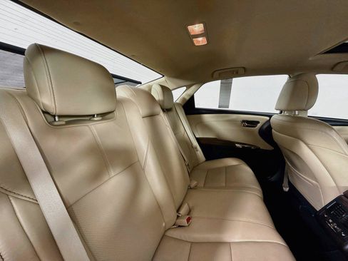 Used 2013 Toyota Avalon Limited FWD image 39