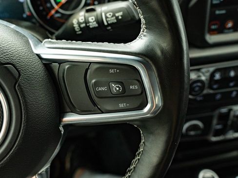Used 2022 Jeep Wrangler Unlimited Sahara w/ LED Lighting Group AWD/4WD image 29