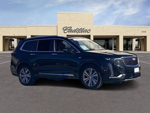 Certified 2025 Cadillac XT6 Premium Luxury image 3