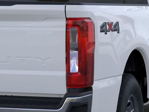 New 2026 Ford F350 XL w/ XL Chrome Package image 21