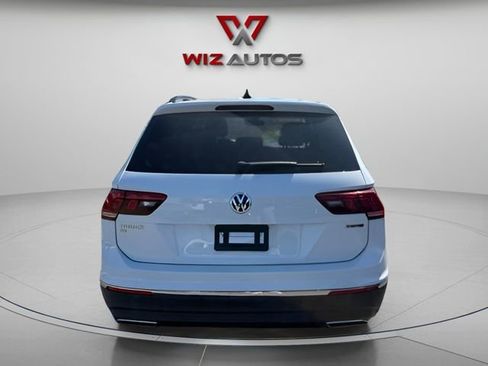 Used 2021 Volkswagen Tiguan SE w/ Panoramic Sunroof Package image 8