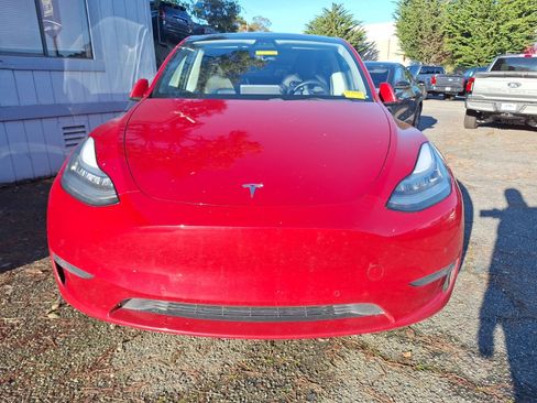 Used 2020 Tesla Model Y Long Range image 2