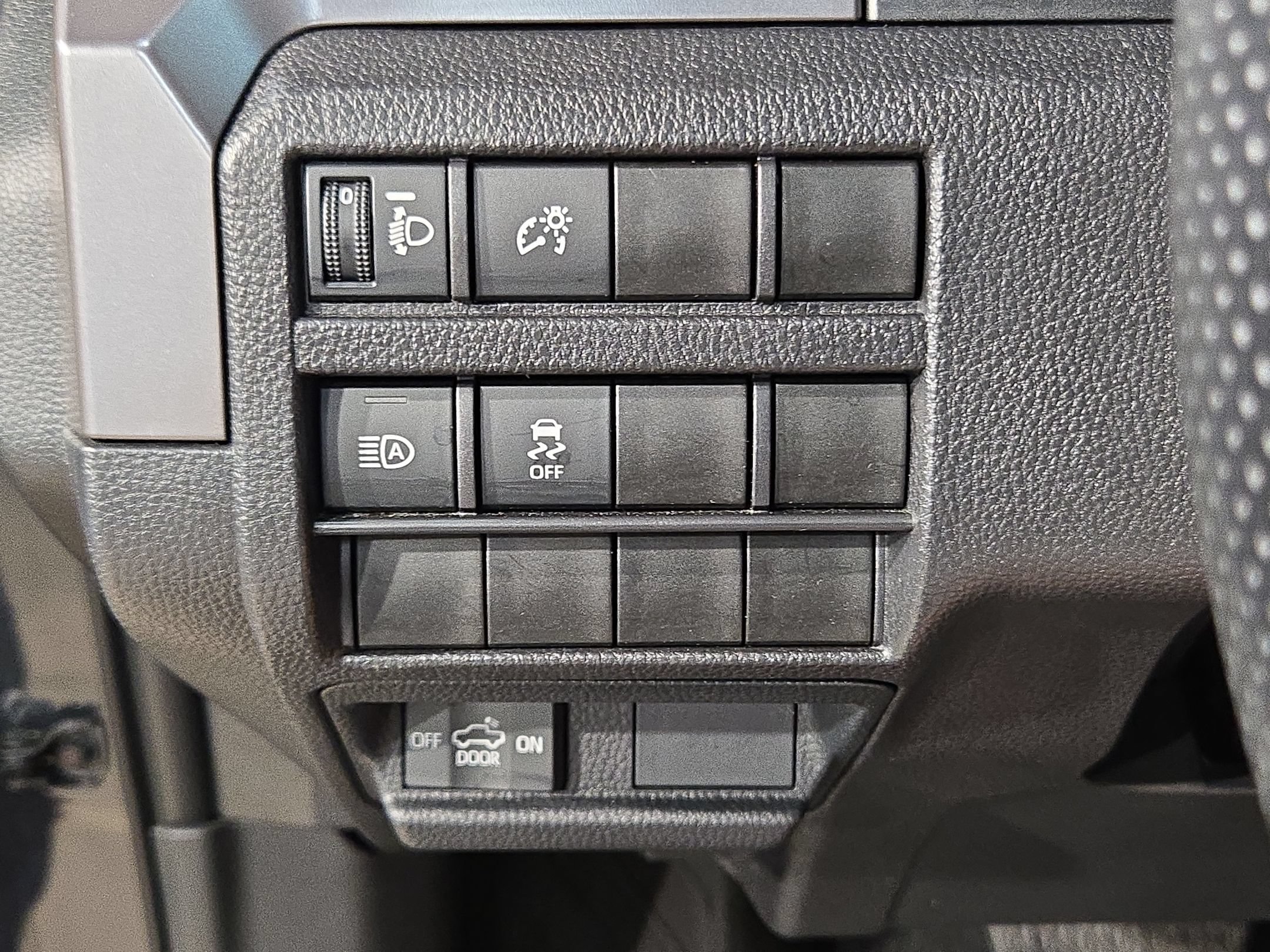 Certified 2025 Toyota Tacoma SR5 AWD/4WD image 25