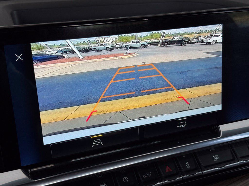 Used 2025 Chevrolet Silverado 1500 LT RWD image 5