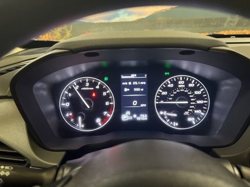 Used 2025 Subaru Crosstrek 2.0i Premium image 38