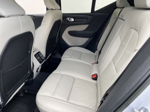 Used 2022 Volvo XC40 T5 Inscription w/ Advanced Package AWD/4WD image 16
