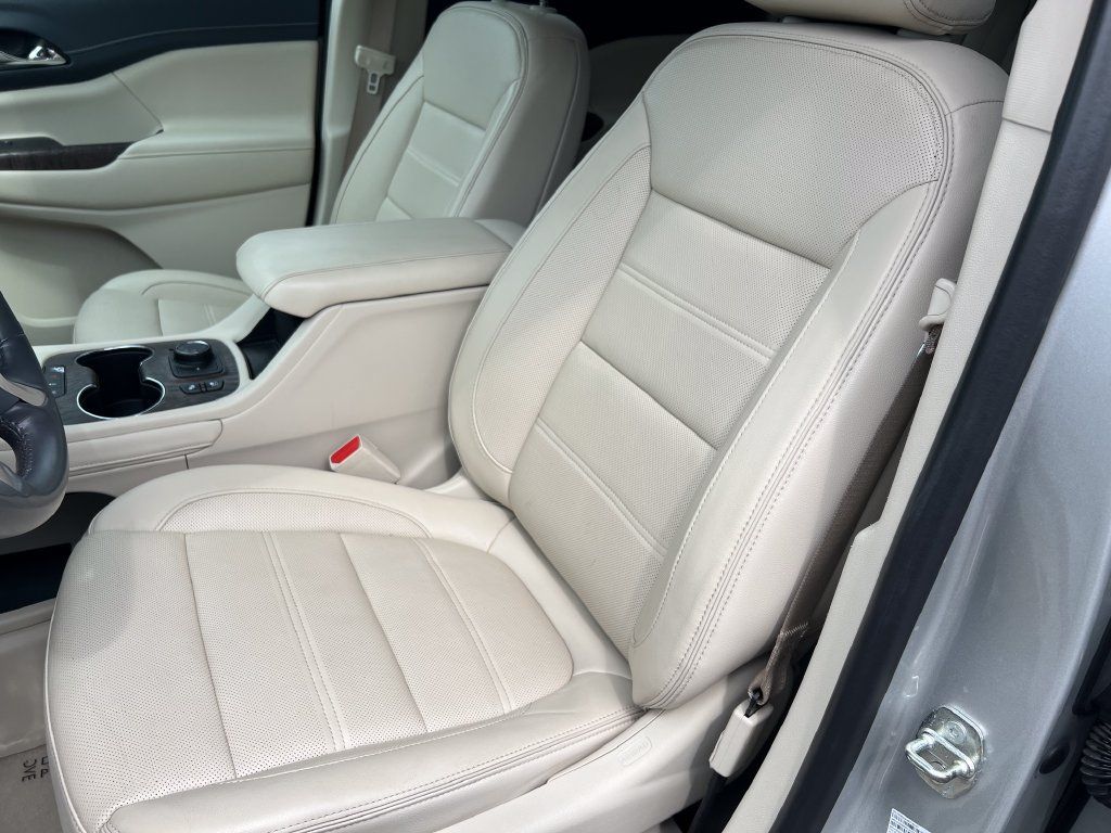 Used 2020 GMC Acadia Denali w/ LPO, Adventure Package AWD/4WD image 11