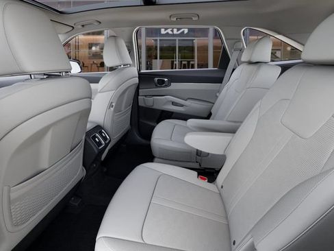 Certified 2025 Kia Sorento EX w/ EX Panoramic Sunroof Package FWD image 18