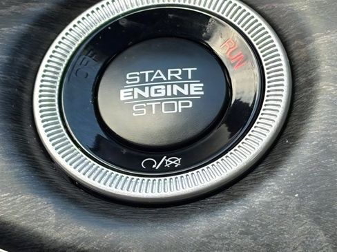 Used 2025 Jeep Grand Cherokee Limited w/ Luxury Tech Group II image 28