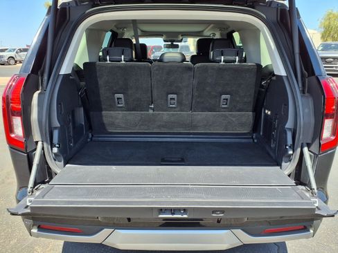 Certified 2025 Ford Expedition Platinum AWD/4WD image 17