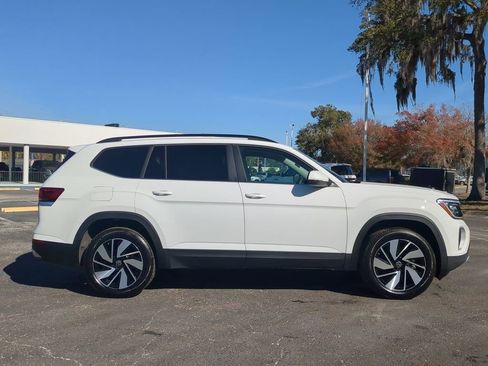 Used 2025 Volkswagen Atlas SE image 4