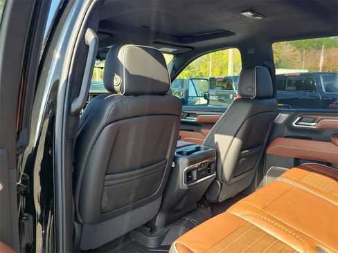 New 2025 GMC Sierra 3500 Denali Ultimate image 12