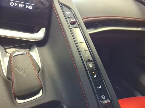 Used 2021 Chevrolet Corvette Stingray Coupe w/ Z51 Performance Package RWD image 23