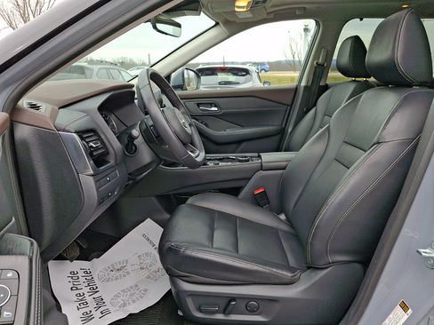 Used 2022 Nissan Rogue SL w/ SL Premium Package image 13