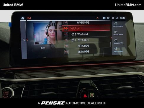 Used 2023 BMW 530i image 8