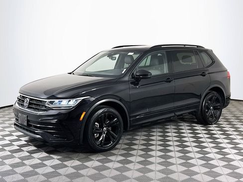 Used 2023 Volkswagen Tiguan SE R-Line FWD image 4