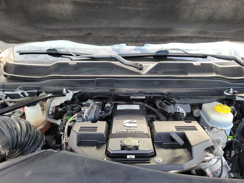 Used 2022 RAM 2500 Tradesman w/ Chrome Appearance Group AWD/4WD image 33