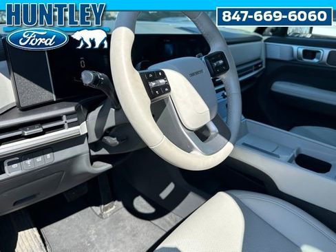 Used 2025 Hyundai Santa Fe SEL AWD/4WD image 19