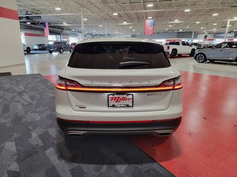 Used 2020 Lincoln Nautilus Reserve image 5