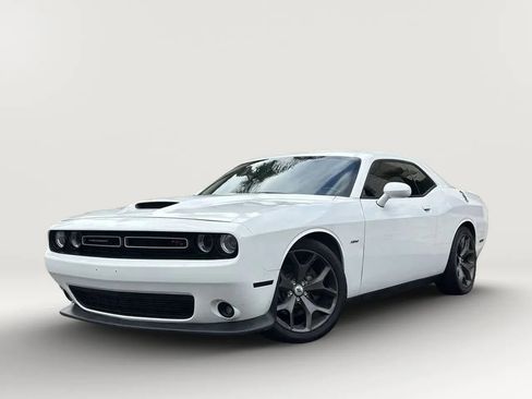 Used 2019 Dodge Challenger R/T RWD image 5