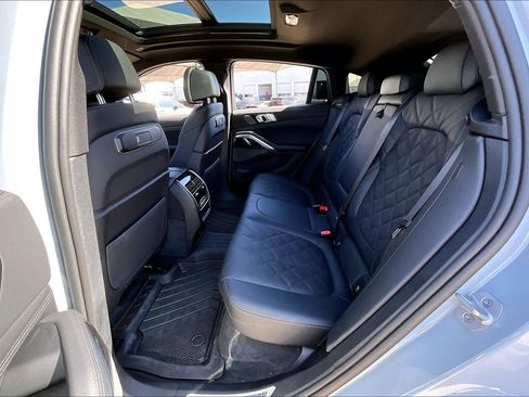 Used 2025 BMW X6 xDrive40i w/ Climate Comfort Package image 19