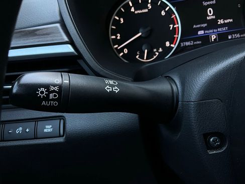 Used 2025 Nissan Altima 2.5 SV image 34