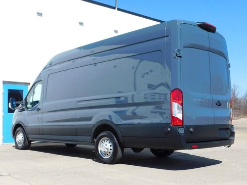 Used 2022 Ford Transit 250 148 High Roof Extended AWD w/ Parcel Delivery Package image 9