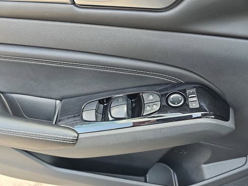 Used 2023 Nissan Altima 2.5 SV w/ SV Premium Package image 29