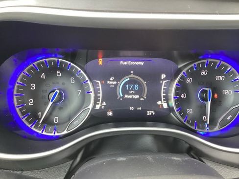 New 2026 Chrysler Pacifica Select image 17