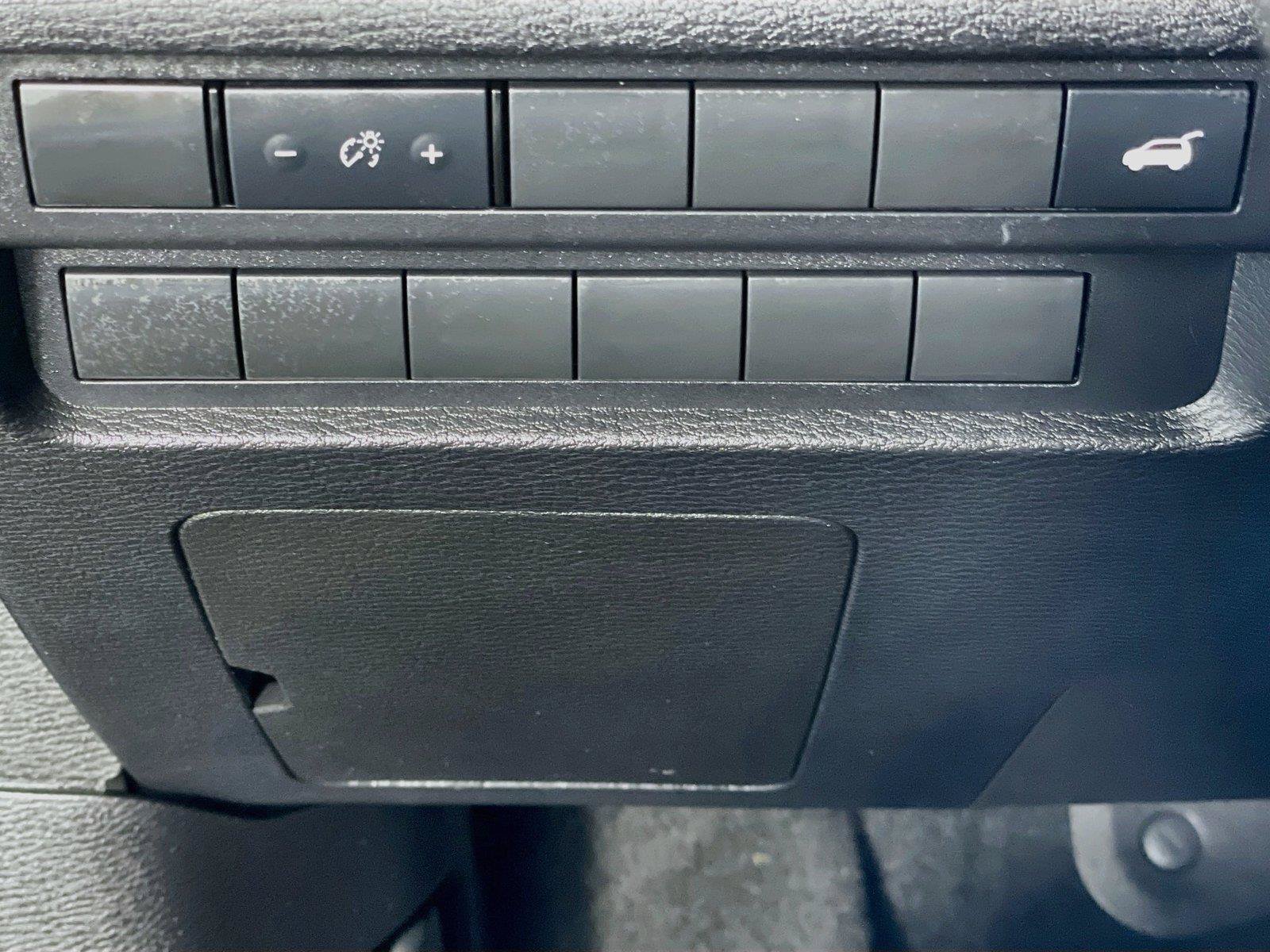 Used 2025 Mitsubishi Outlander SE AWD/4WD image 13
