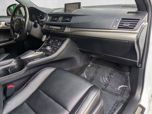 Used 2017 Lexus CT 200h image 22