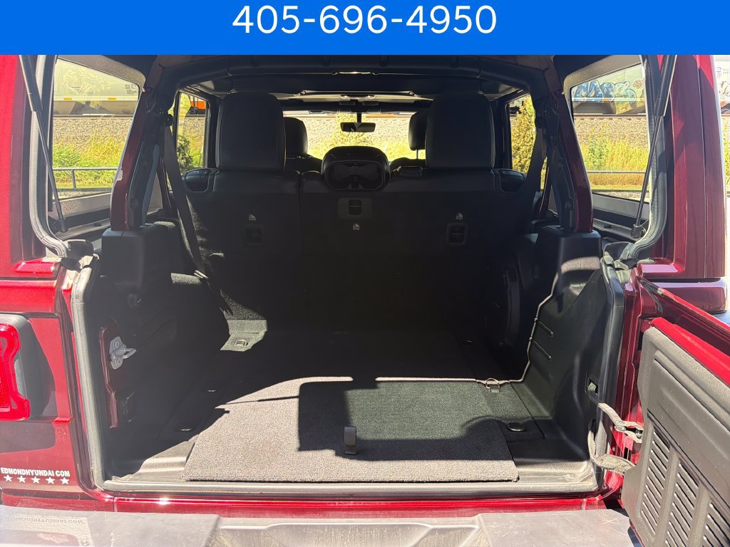 Used 2022 Jeep Wrangler Unlimited Sahara AWD/4WD image 30