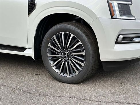 New 2025 Nissan Armada Platinum Reserve image 7