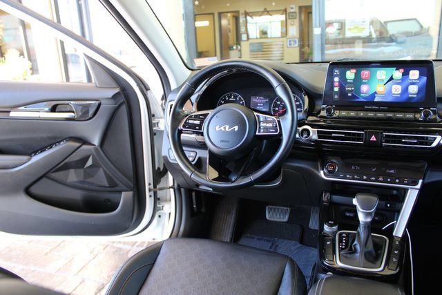 Used 2023 Kia Seltos EX AWD/4WD image 13