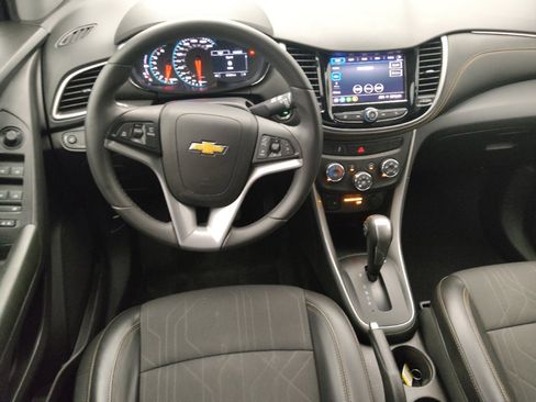 Used 2021 Chevrolet Trax LT w/ LT Convenience Package FWD image 22