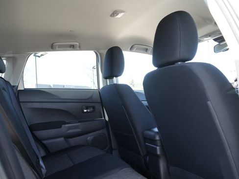 Used 2025 Mitsubishi Outlander Sport ES image 15