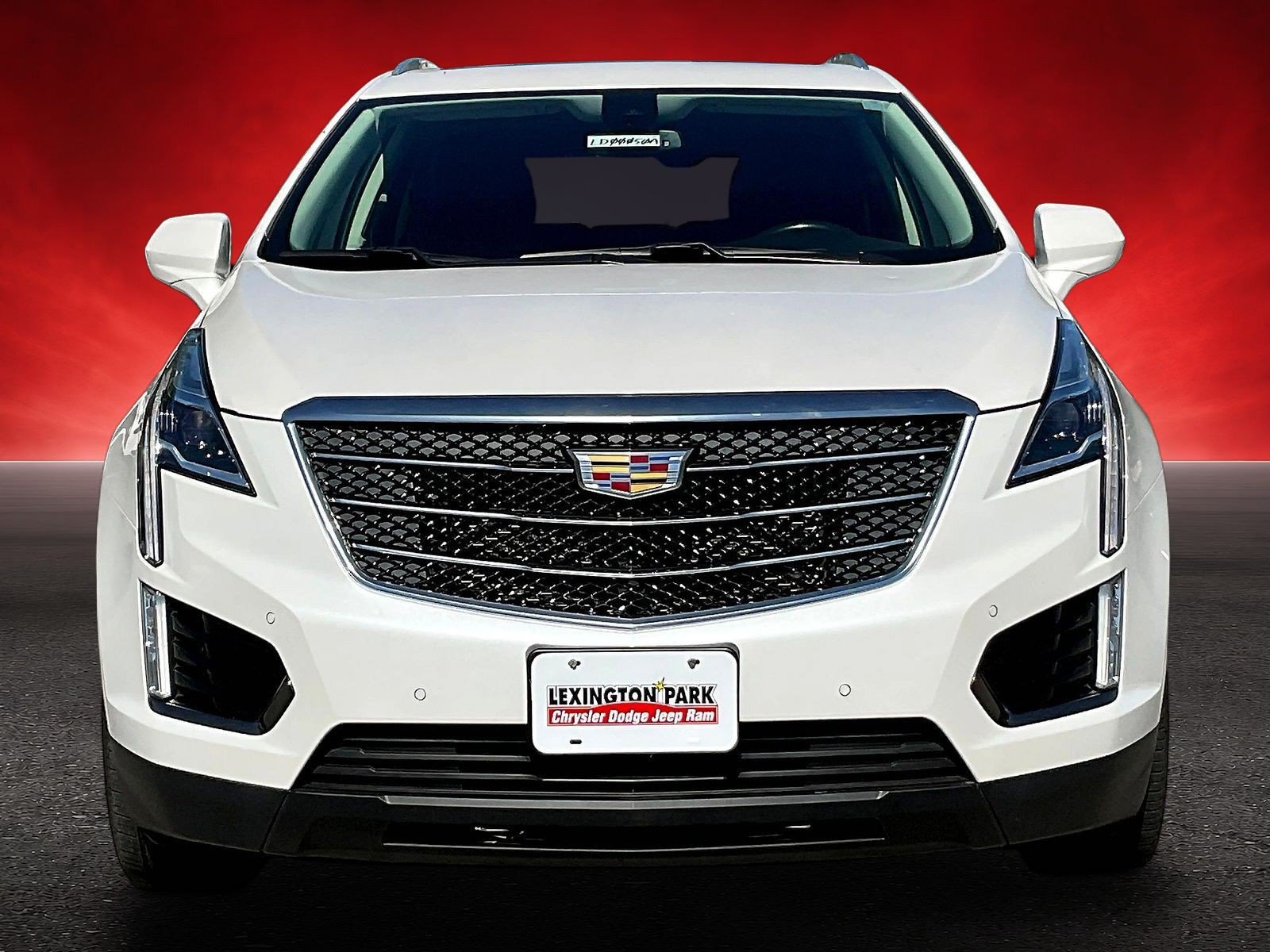 Used 2018 Cadillac XT5 Luxury w/ LPO, Black Ice Package AWD/4WD image 2