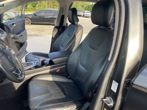 Used 2017 Ford Edge Titanium FWD image 15
